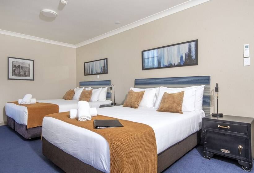 スイート, The Com Plex Motel