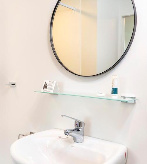 スタンダードスタジオ, The Com Plex Motel