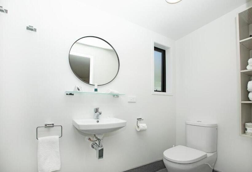 スタンダードスタジオ, The Com Plex Motel