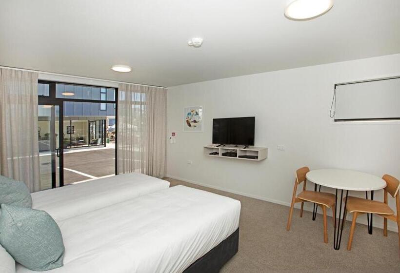 スタンダードスタジオ, The Com Plex Motel