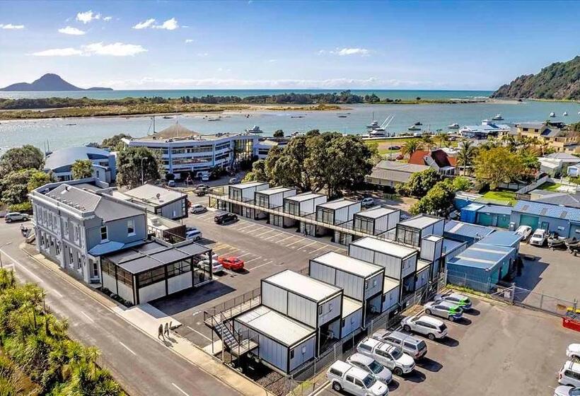 スタンダードスタジオ, The Com Plex Motel