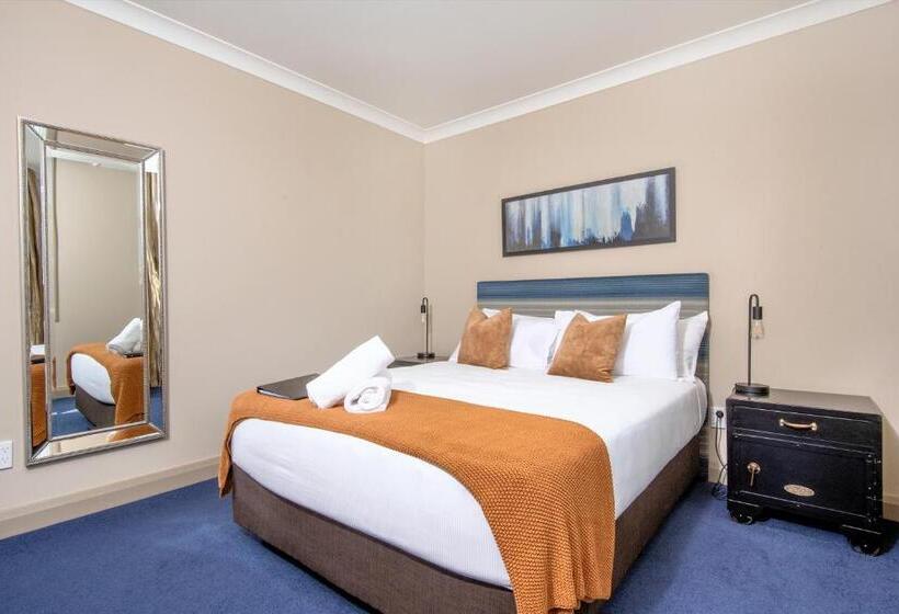 スイート, The Com Plex Motel