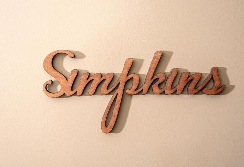 スイート, The Com Plex Motel