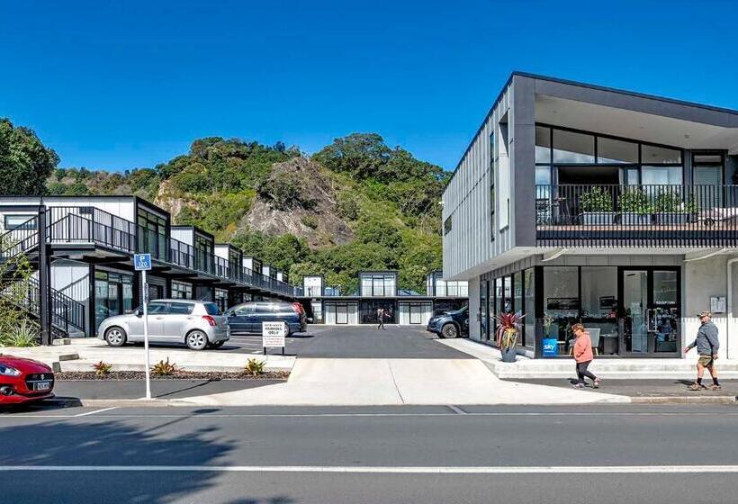 ファミリーステューディオ, The Com Plex Motel