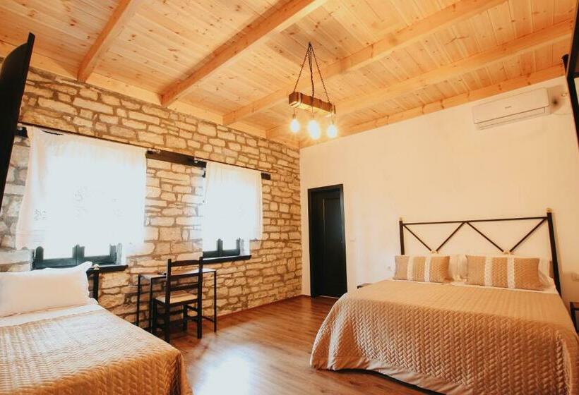 חדר דלוקס, Bujtina Maria