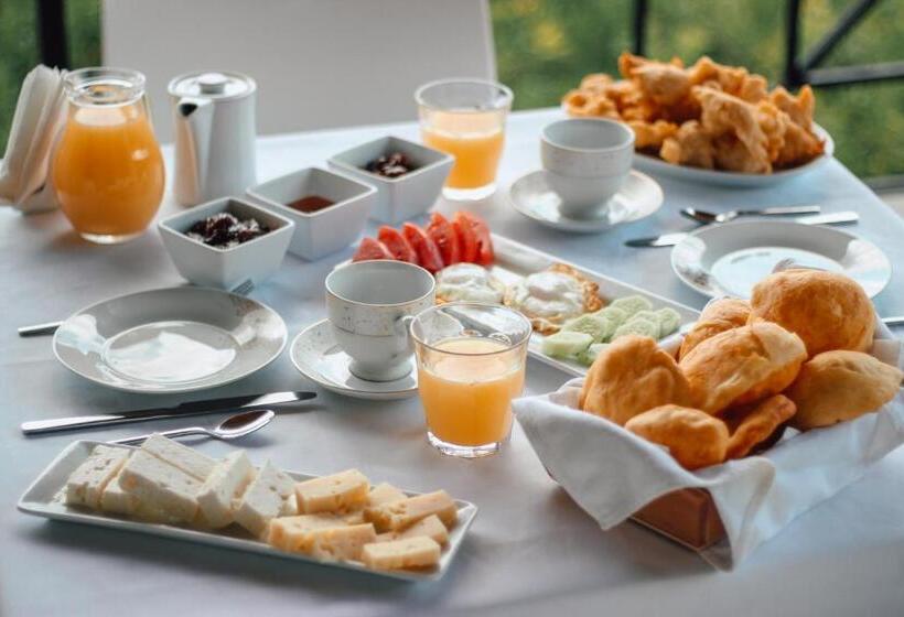 חדר דלוקס, Bujtina Maria