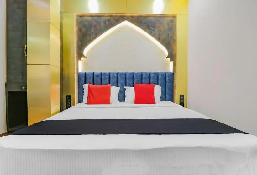 اتاق راحتی سه تخته, Capital O Western Galaxy