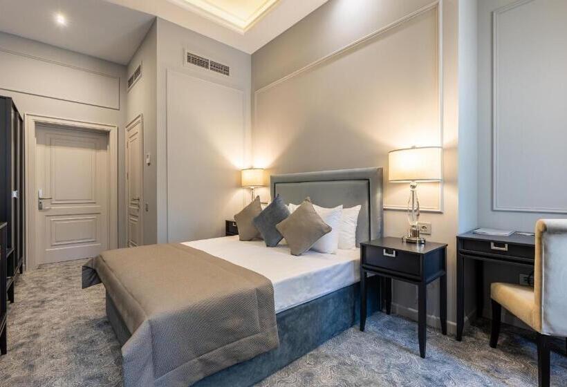 Cameră Standard, Dvoryansky