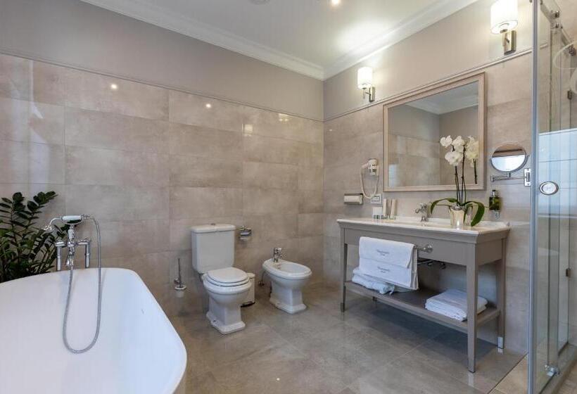 Suite cu Terasă, Dvoryansky