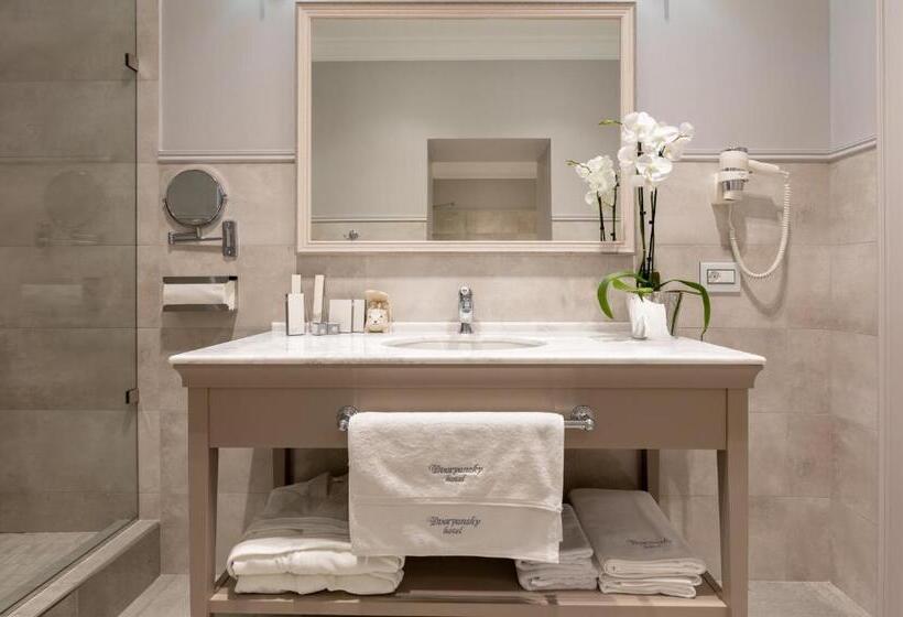 Suite cu Terasă, Dvoryansky