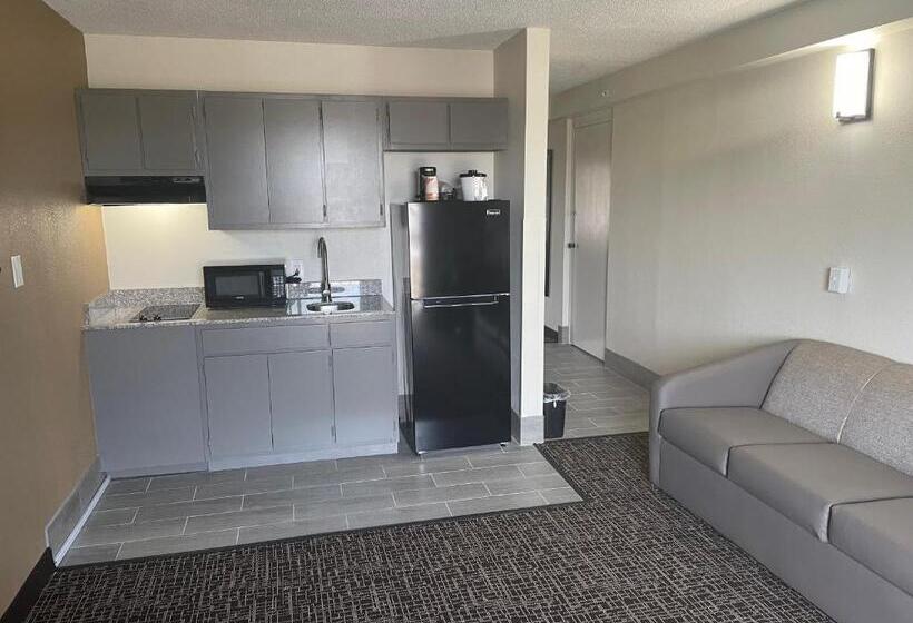 جناح سرير كينج, Quality Inn & Suites Spring Lake   Fayetteville Near Fort Liberty