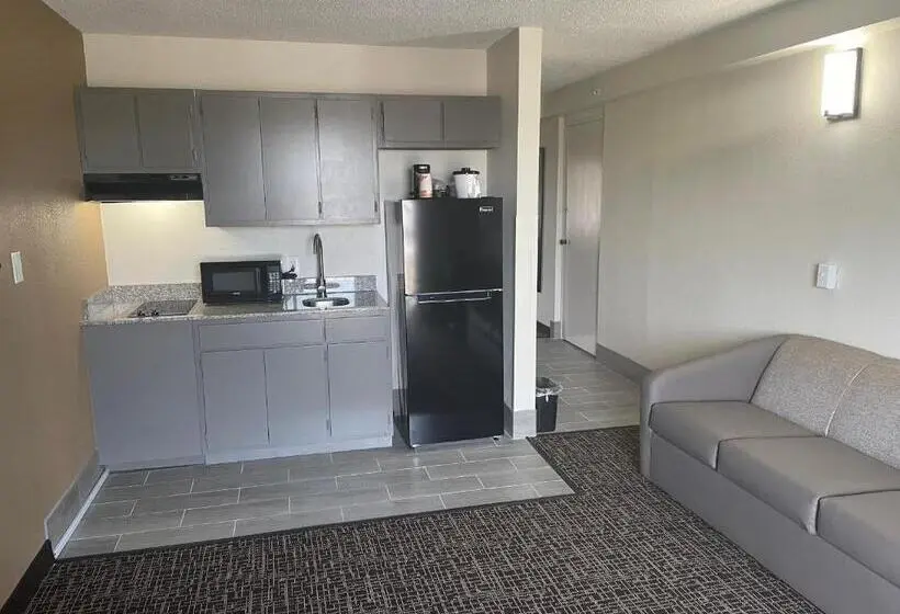 キングサイズベッドのスイートルーム, Quality Inn & Suites Spring Lake   Fayetteville Near Fort Liberty