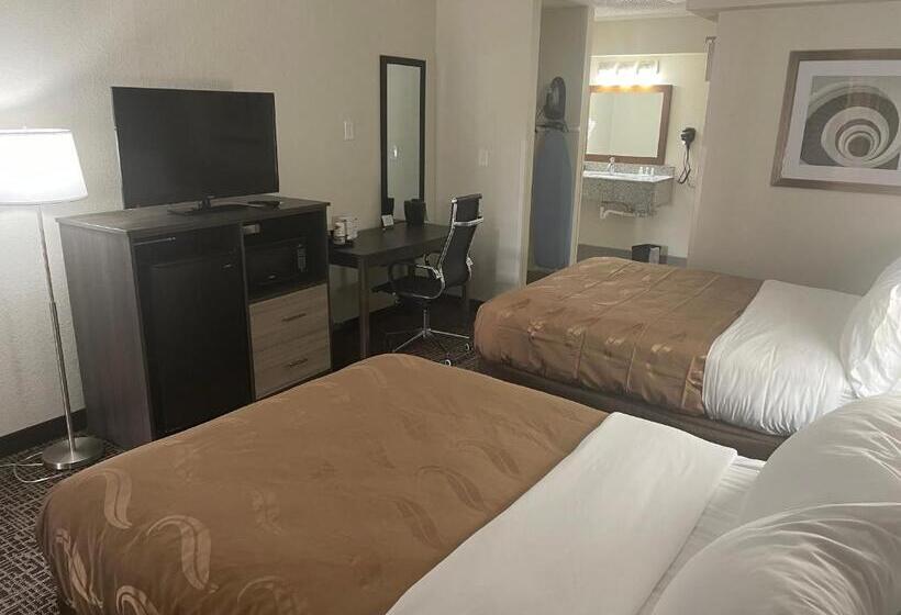 Номер Стандарт 2 Двуспальные Кровати, Quality Inn & Suites Spring Lake   Fayetteville Near Fort Liberty