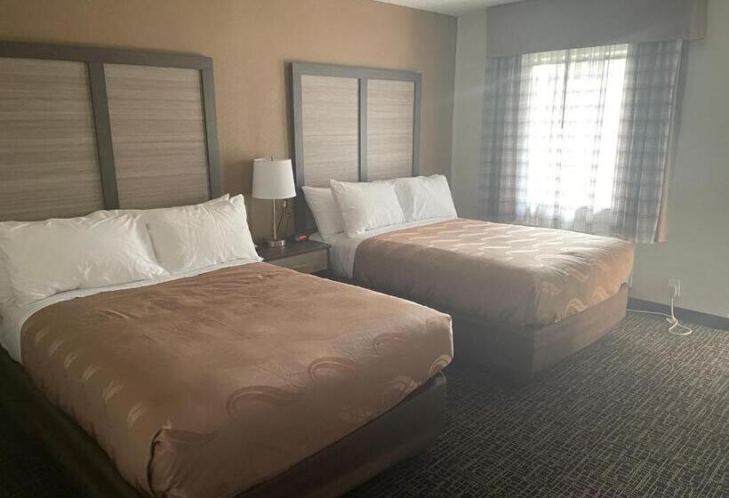 غرفه قياسيه سريرين مزدوجين, Quality Inn & Suites Spring Lake   Fayetteville Near Fort Liberty