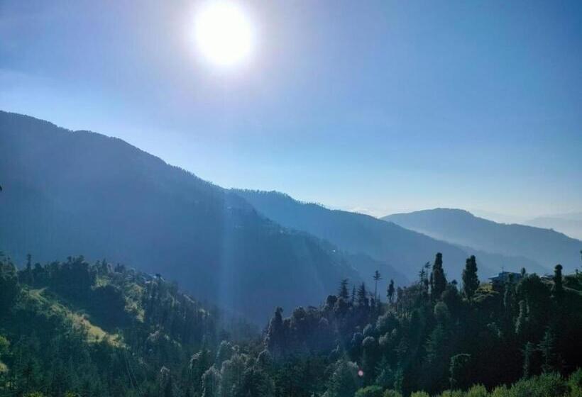 标准间, The Jungle Mountain Retreat