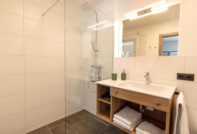 带1个卧室的带阳台的公寓, Lisal Appartements