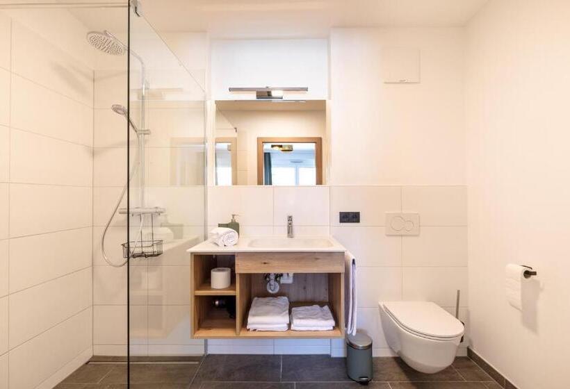 آپارتمان 1 خوابه با چشمانداز باغ, Lisal Appartements