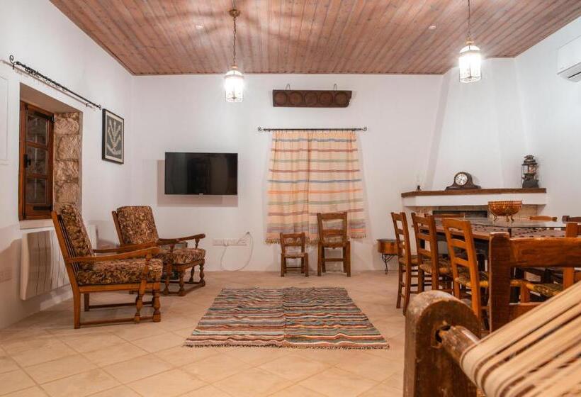 آپارتمان 1 خوابه همکف, Droshia Traditional Homes, Coco Mat Full Experience