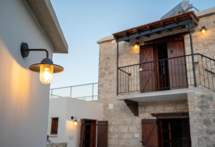 テラス付き１ベッドルームアパートメント, Droshia Traditional Homes, Coco Mat Full Experience