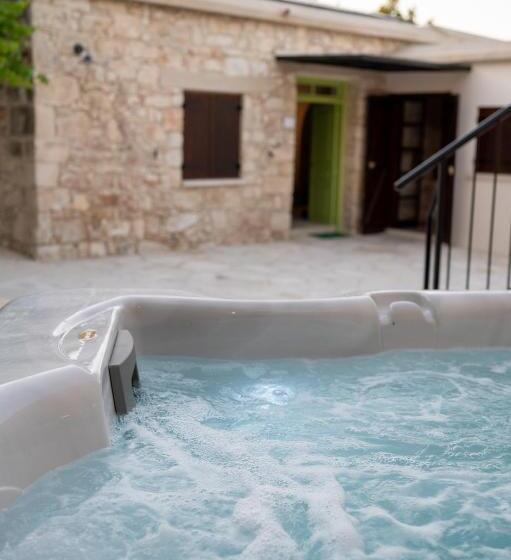 テラス付き１ベッドルームアパートメント, Droshia Traditional Homes, Coco Mat Full Experience