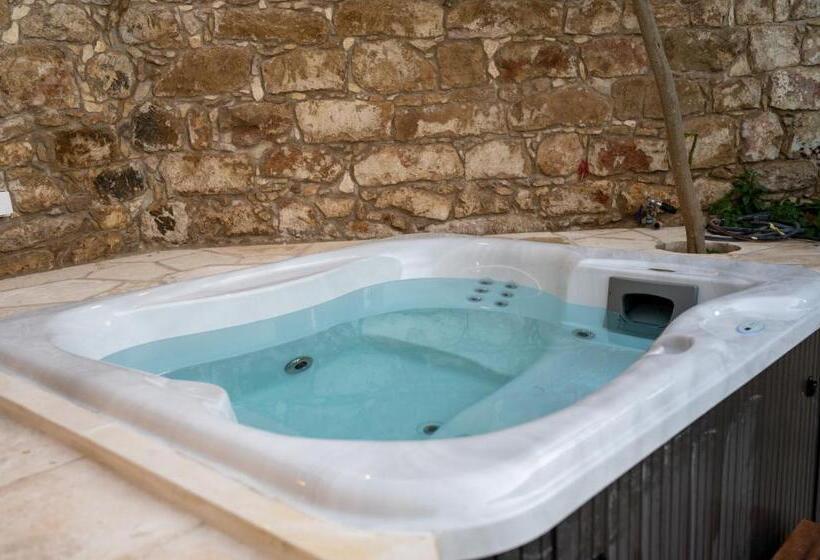 テラス付き１ベッドルームアパートメント, Droshia Traditional Homes, Coco Mat Full Experience