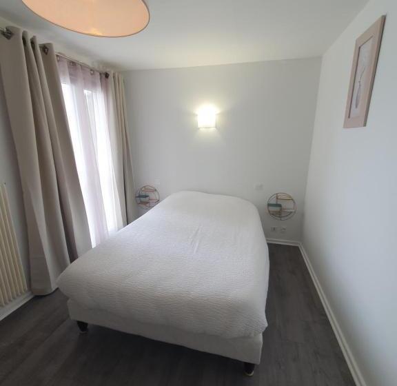 Номер Стандарт Вид на Озеро, Du Grand Lac