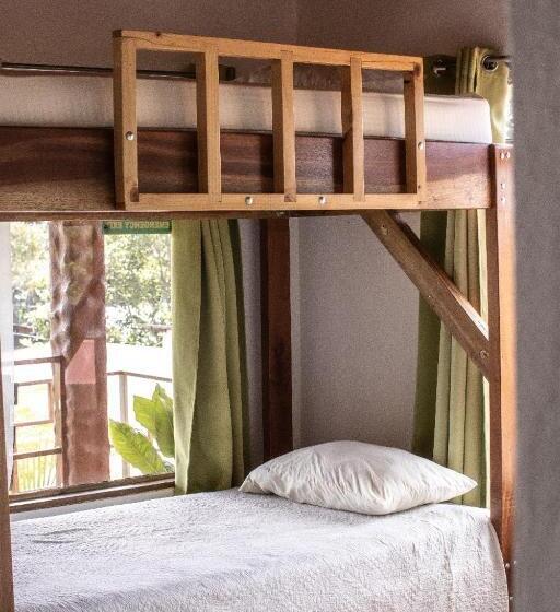 اتاق استاندارد چهار تخته, El Nido Lodge