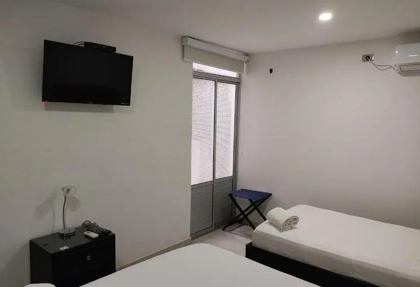 Chambre Triple Standard, Escala