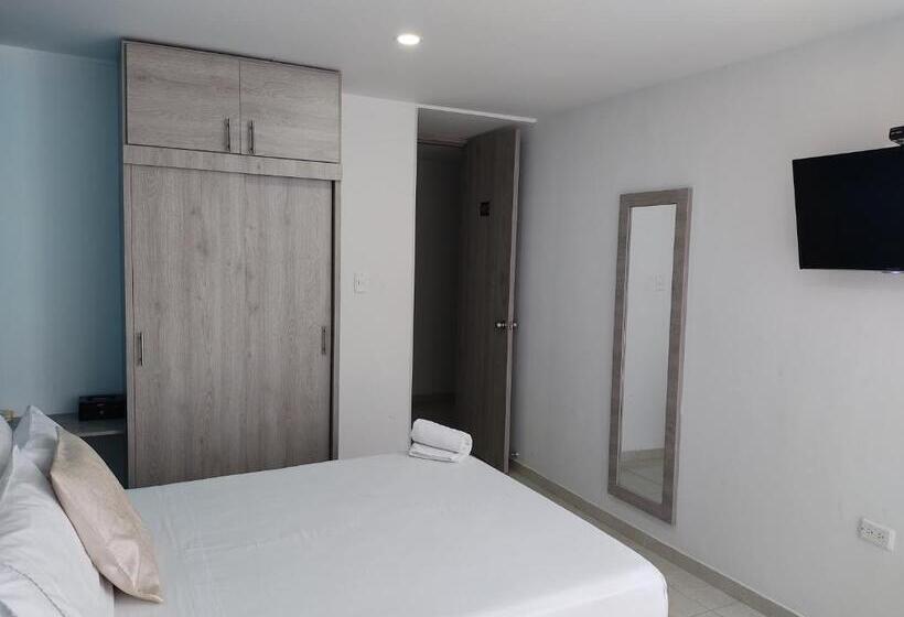 اتاق استاندارد سه نفره, Escala