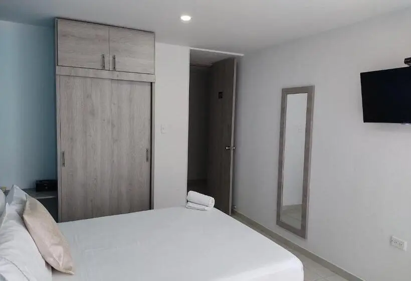 Chambre Triple Standard, Escala