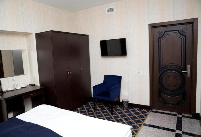 اتاق اکونومی, Kristal Inn