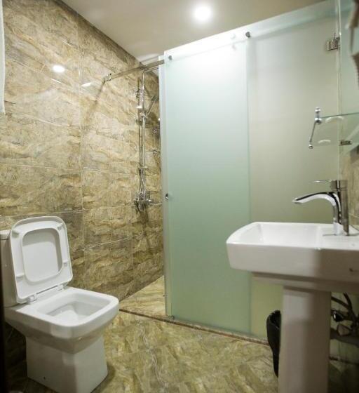 اتاق اکونومی, Kristal Inn
