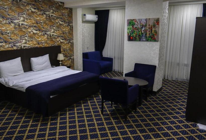 اتاق استاندارد سه نفره, Kristal Inn