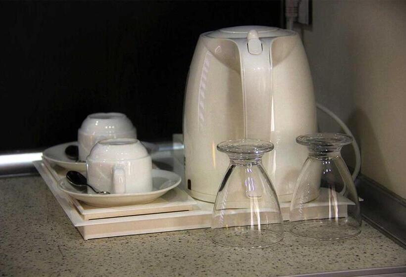 اتاق استاندارد چهار تخته, Kristal Inn