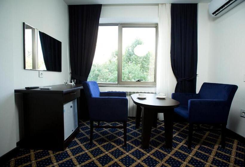 اتاق استاندارد, Kristal Inn