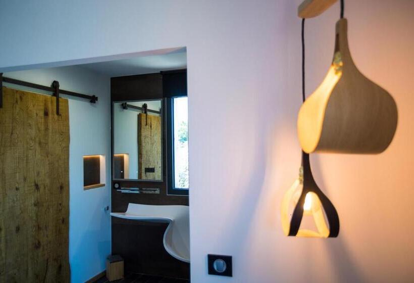 Люкс с гидромассажем, La Cabane De L Hôtel Le Tourisme
