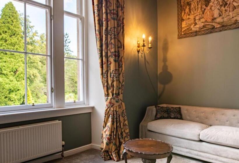 סוויטת ג'וניור, Melville Castle