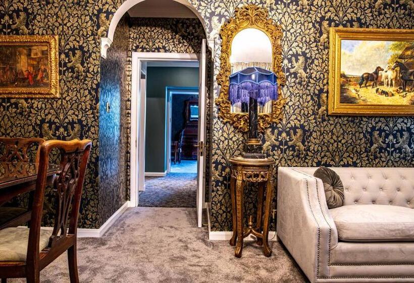 סוויטת 2 חדרי שינה, Melville Castle