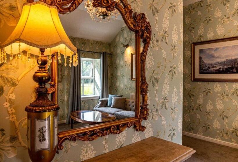 סוויטת סופריור, Melville Castle