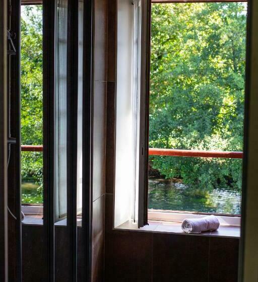 디럭스 스위트 킹 침대, Moulin De Fourges