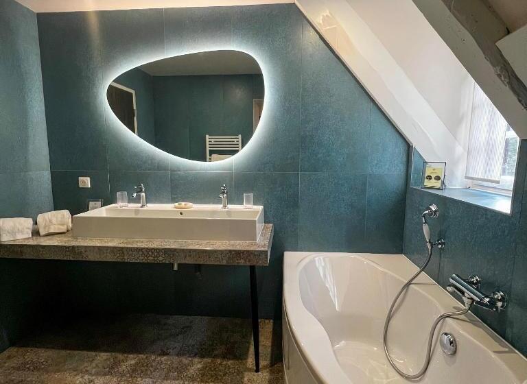 발코니가 있는 스위트, Moulin De Fourges