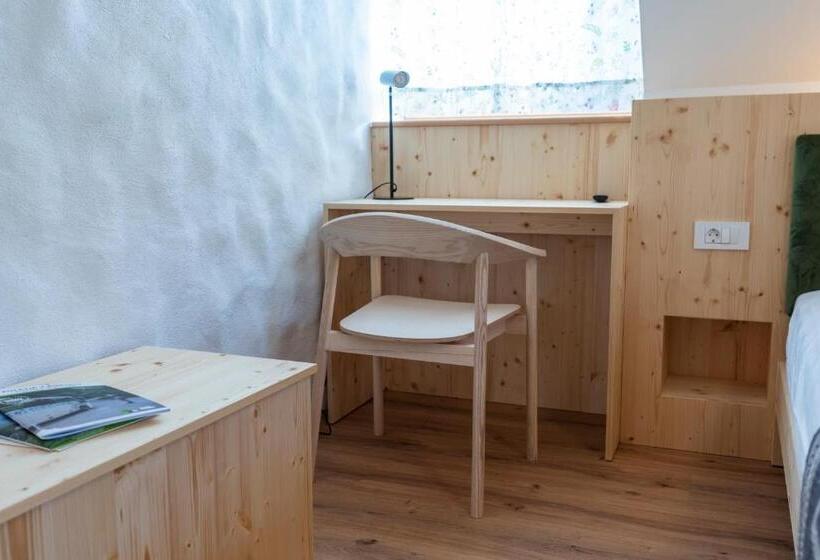 اتاق استاندارد با چشم‌انداز کوهستان, Guesthouse & Camping Danica Bohinj