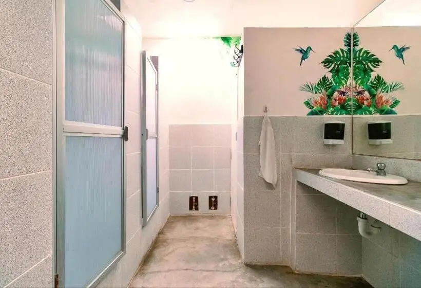 バス共有のスタンダードルーム, The Secret Garden Hostel
