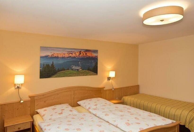 Quarto Triplo Estandar, Gästehaus Lödermann