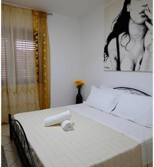 اتاق کلاسیک سه تخته, Beb Alla Marina Tortora