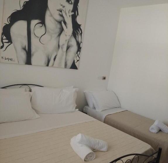 اتاق کلاسیک سه تخته, Beb Alla Marina Tortora