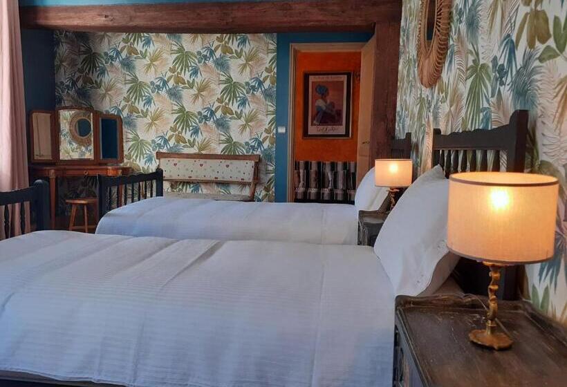 غرفة قياسية رباعية, La Chaumière