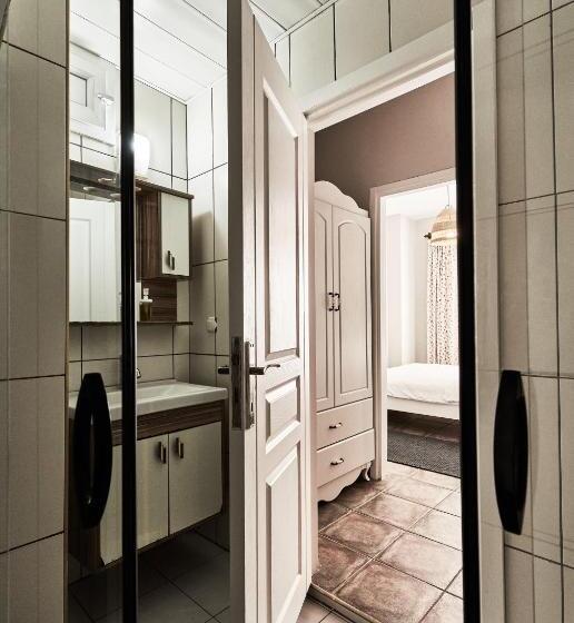 آپارتمان 1 خوابه, Cicerone Apart