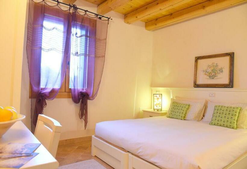 Номер Стандарт Трехместный, Agriturismo Monte Degli Aromi