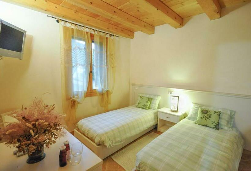 Номер Стандарт, Agriturismo Monte Degli Aromi